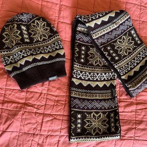 Muk Luks Reversible Hat + Scarf Set